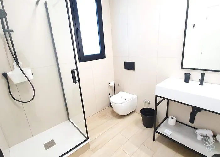 Dimora Beluga - Centro Pensión 3*