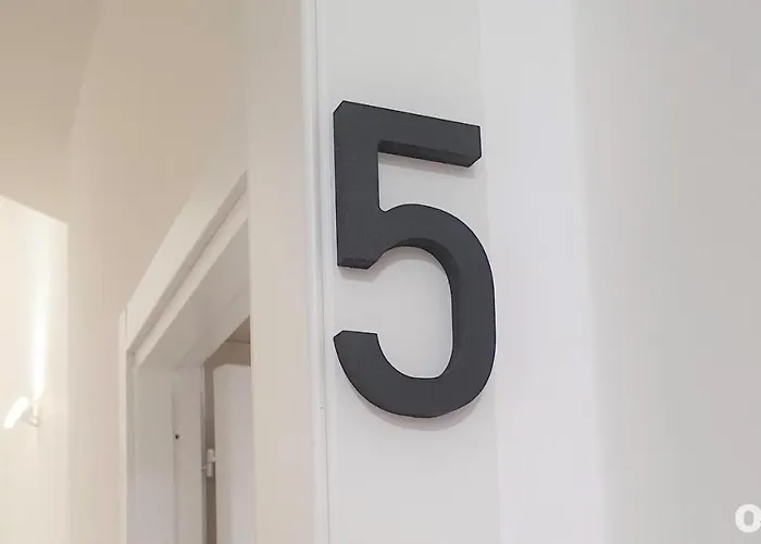 Dimora Beluga - Centro Pensión