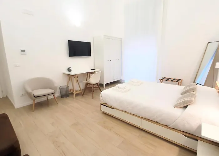 Dimora Beluga - Centro Pensión 3*